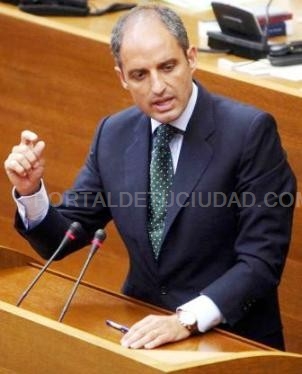 Camps frena el engranaje electoral del PP