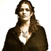 Ana Alcaide