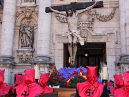 JUEVES SANTO Misa crismal y procesión del Santisimo Cristo de la Luz
