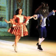 El Ballet Ruso presenta su espectáculo de patinaje sobre hielo 'La bella y la bestia'