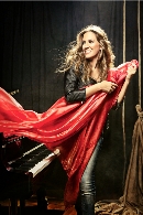 "María Toledo - Uñas Rojas" en Valladolid