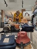 BLANCO & NEGRO - Tienda de Ropa Low Cost en Valladolid