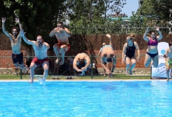 Esclerosis Múltiple: todos al agua por una buena causa