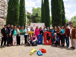 ‘Sfumato (ensayando para la caída de los contornos)’, de la compañía Llum de Fideu, se alza con el Premio al Mejor Espectáculo del TAC 2024