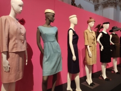 La Fundación de Cultura programa nuevas visitas guiadas a la muestra 'El siglo de Balenciaga