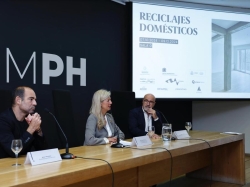 El antes y después de una vivienda reformada centra la muestra 'Reciclajes Domésticos', inaugurada en el Patio Herreriano por el Día la Arquitectura