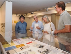 La Casa Revilla celebra el legado de Veneno, revista referente de la poesía experimental en castellano, con una exposición que repasa toda su trayecto