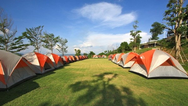 Un total de 87.057 viajeros ocupó los campings de CyL en agosto con una estancia media de 2,95 días