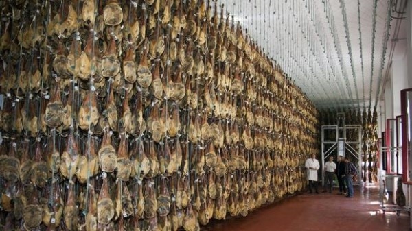 El sector cárnico, contra la OMS: «si se miran los productos tal y como lo hace el estudio todo es veneno»