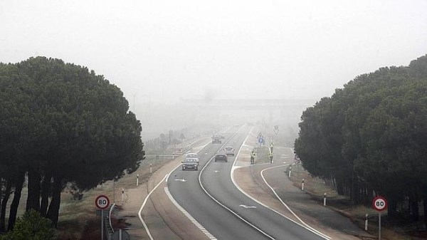 Los bancos de niebla merman la visibilidad en 22 puntos de las carreteras de la Comunidad