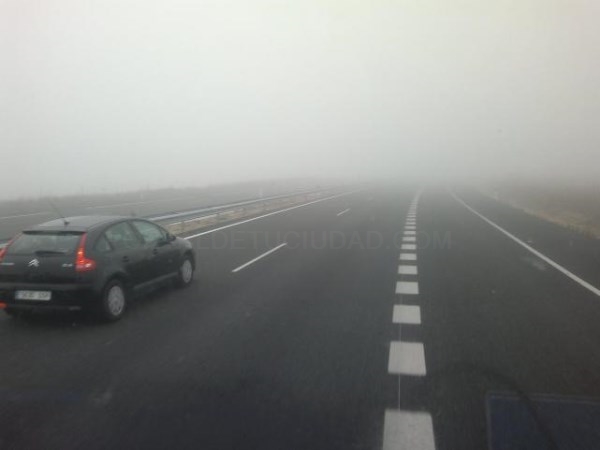 Los bancos de niebla merman la visibilidad en 21 puntos de las carreteras de la Comunidad