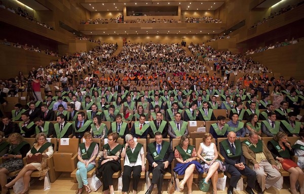 La UEMC celebra el sábado el Acto de Graduación de 225 estudiantes con la presidenta de la CVE como madrina