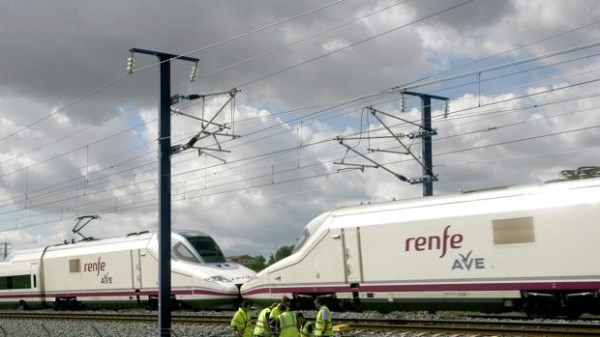 Renfe crea un billete único para viajar en Avant desde Valladolid y Segovia hasta el aeropuerto de Barajas