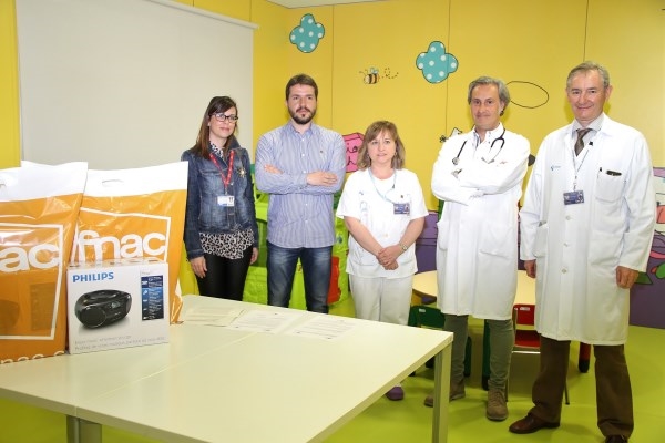 FNAC Y RÍO SHOPPING HACEN POSIBLE LA DONACIÓN DE TRES REPRODUCTORES DE MÚSICA AL HOSPITAL UNIVERSITARIO RÍO HORTEGA