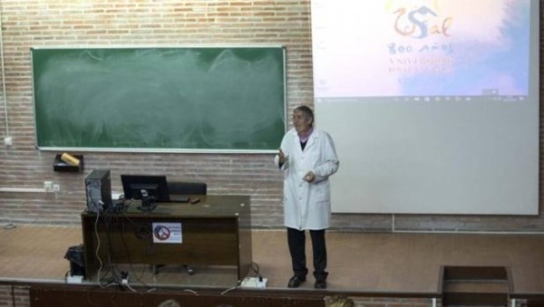 Los profesores de universidad con plaza tienen 55 años de media