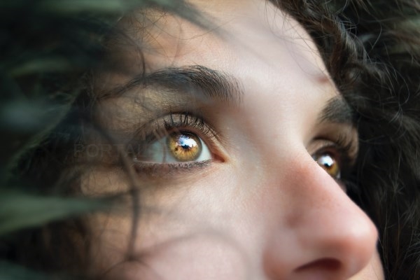 La nueva moda que conquista Occidente: las lentillas de colores