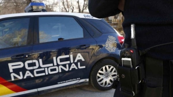 Detenida una policía nacional por delitos contra la salud pública y revelación de secretos