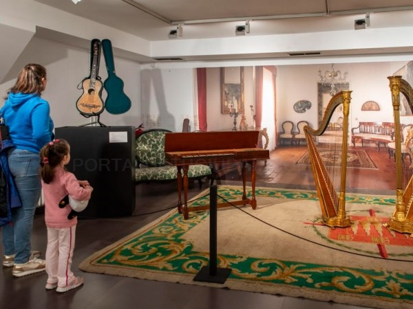 Últimos días para visitar en la Casa Revilla la exposición ‘De la palabra a la música’