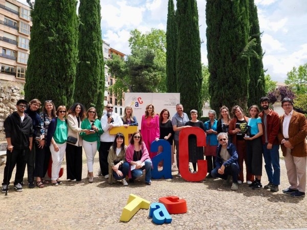 ‘Sfumato (ensayando para la caída de los contornos)’, de la compañía Llum de Fideu, se alza con el Premio al Mejor Espectáculo del TAC 2024