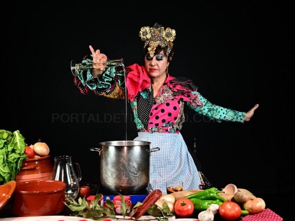 Maui, la ‘Lady Gaga del flamenco’, llega al LAVA con su original ‘Domingos de vermut y potaje’