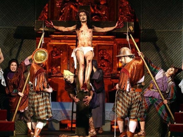 La 'Pasión' de Teatro Corsario vuelve al Calderón