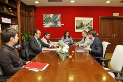 El Gobierno municipal se reúne con ABANCA tras la mediación de un desahucio