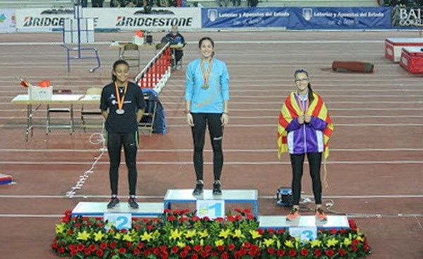 María Romero campeona de España juvenil en pista cubierta en 60 metros vallas