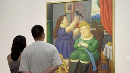 Los “gorditos” (y “gorditas”) del artista Fernando Botero triunfan en China