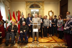 Homenaje al humorista gasteiztarra y Celedón de Oro, Ramón Jiménez “Zape”