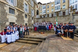 200 Dantzaris salen a la calle mañana sábado en Vitoria-Gasteiz