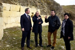 Acuerdo entre Diputación y Gobierno vasco para consolidar la muralla sur de Iruña/Veleia