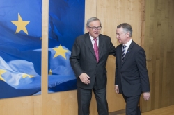 El Lehendakari propone al presidente de la Comisión Europea una estrategia compartida en materia de migración