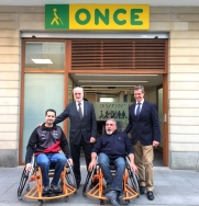 Dos nuevas sillas de ruedas para promover el baloncesto adaptado en el CD Zuzenak
