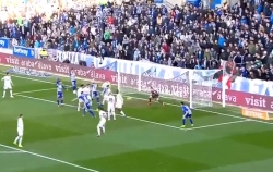Mendizorrotza sigue siendo un bastión. El Glorioso suma tres nuevos puntos ante el Valencia