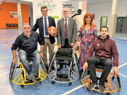 El CD Zuzenak cuenta con tres nuevas sillas de ruedas donadas por la ONCE