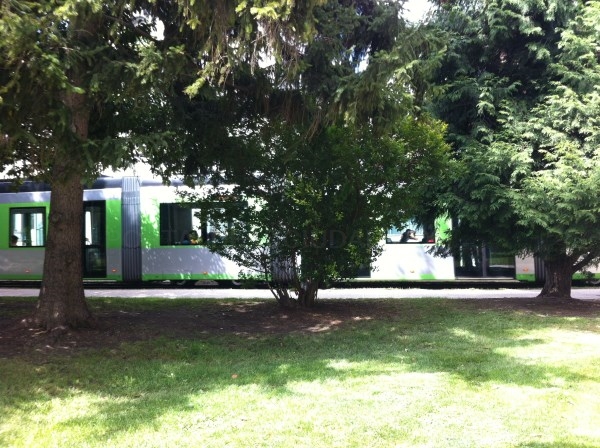 Urtaran propone ampliar el tranvía con otra línea hasta la Universidad y Salburua