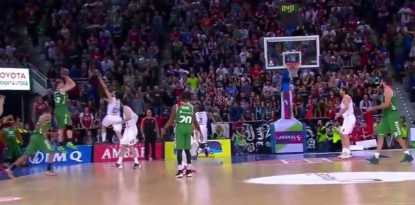 El Baskonia vuelve a derrotar al Real Madrid con un espectacular triple en los últimos segundos