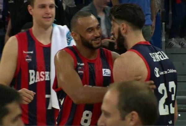 Gran remontada del Baskonia, en el comienzo de la liga en el Buesa Arena.