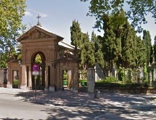 Visitas guiadas al cementerio, rutas temáticas, talleres, cultura y enogastronomía