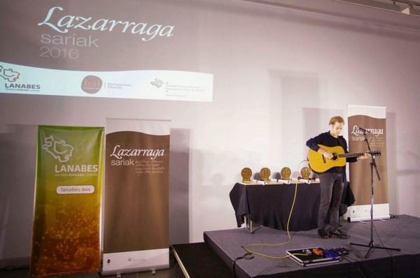 Entregados los premios Lazarraga en reconocimiento a la difusión del euskera