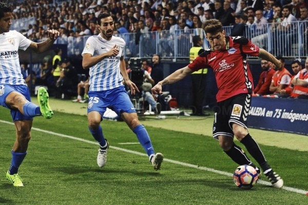 Importante triunfo del Alavés en la Rosaleda