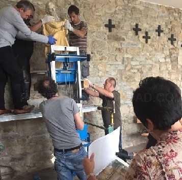 Vuelven a la iglesia de Galarreta tres esculturas restauradas