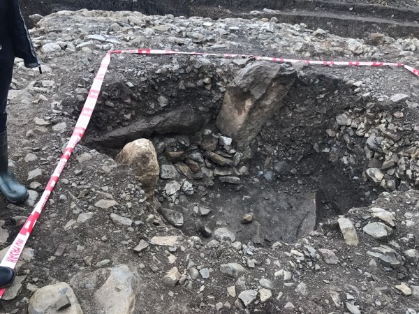 Descubierto en Eskalmendi un importante monumento megalítico
