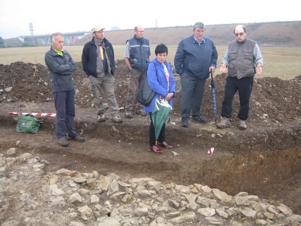 Descubierto en Eskalmendi un importante monumento megalítico