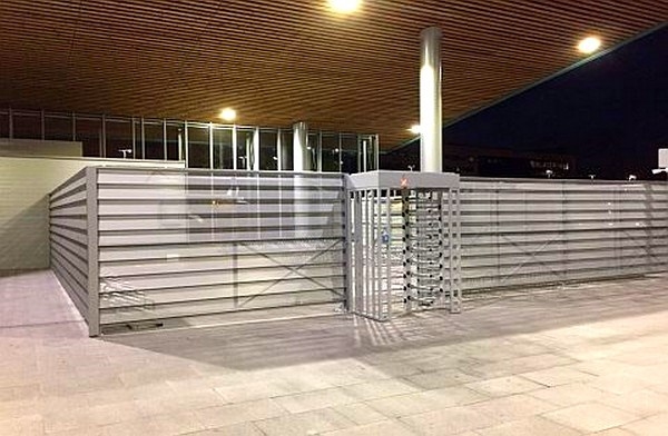 Ya se puede utilizar el aparcabicis cubierto de la Estación de Autobuses