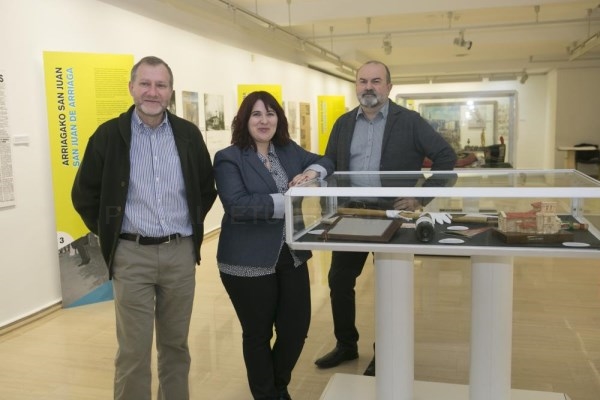 Inaugurada una exposición sobre las costumbres, fiestas y tradiciones de Álava