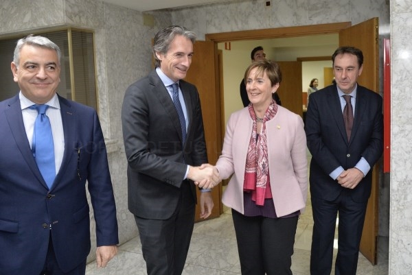El Ministro Serna garantiza la conexión de ancho europeo para mercancías entre Gasteiz y Burgos