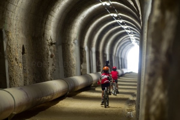 La restauración el túnel de Leorza-Cicujano, en la vía verde del Vasco-Navarro, será una realidad