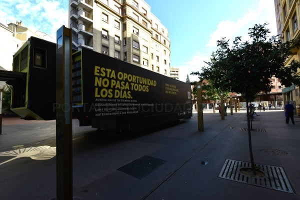 El roadshow de Fundación ONCE ha llegado a Vitoria-Gasteiz