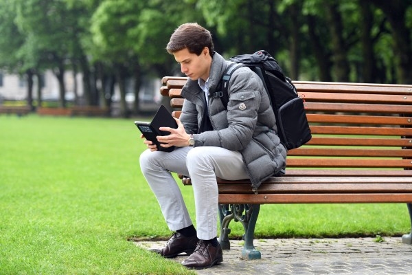 La mitad de la juventud vasca lo primero que hace al levantarse y antes de acostarse es conectarse a las redes sociales